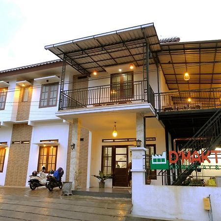 Oyo 350 D' Maktab Homestay Syariah マラン エクステリア 写真