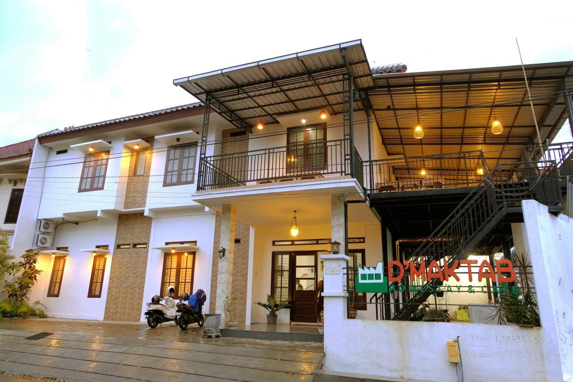 Oyo 350 D' Maktab Homestay Syariah マラン エクステリア 写真