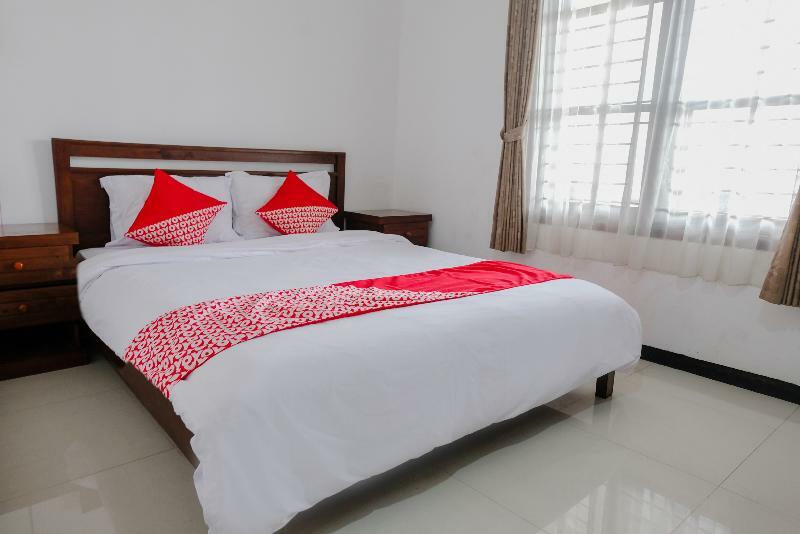 Oyo 350 D' Maktab Homestay Syariah マラン エクステリア 写真