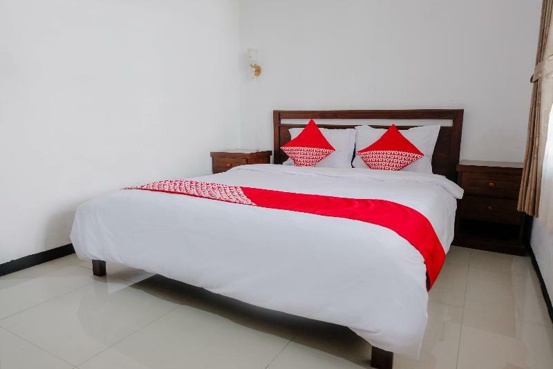 Oyo 350 D' Maktab Homestay Syariah マラン エクステリア 写真