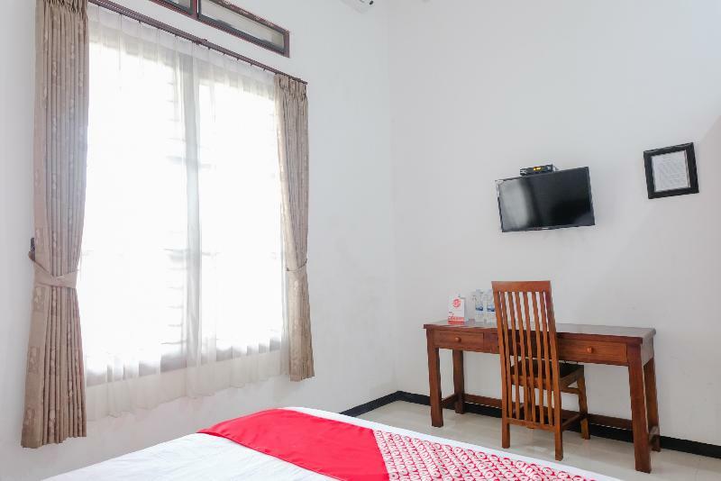 Oyo 350 D' Maktab Homestay Syariah マラン エクステリア 写真