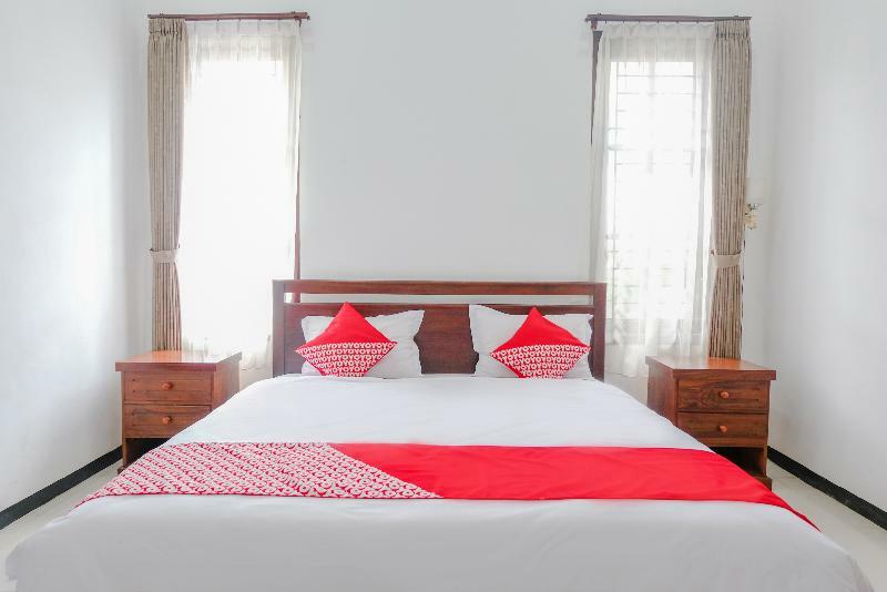 Oyo 350 D' Maktab Homestay Syariah マラン エクステリア 写真