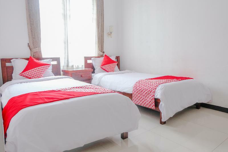 Oyo 350 D' Maktab Homestay Syariah マラン エクステリア 写真