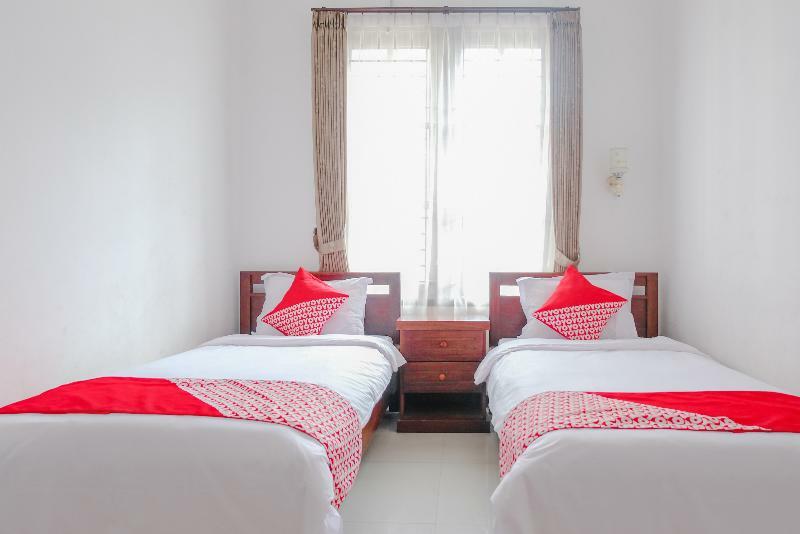 Oyo 350 D' Maktab Homestay Syariah マラン エクステリア 写真