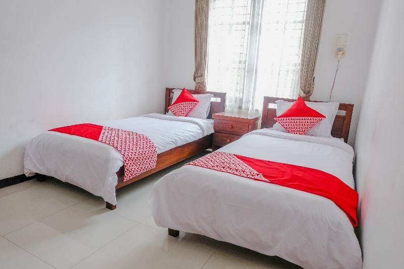 Oyo 350 D' Maktab Homestay Syariah マラン エクステリア 写真